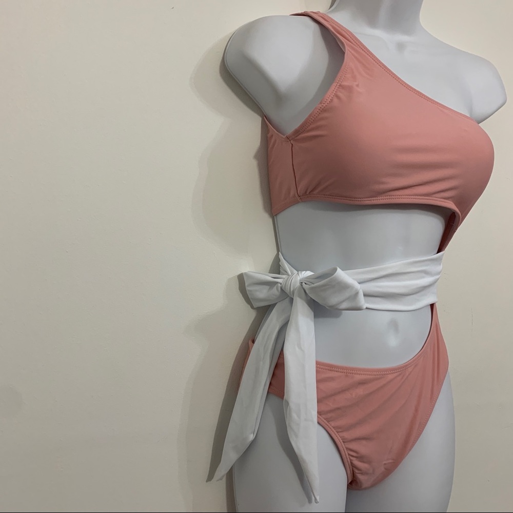 Shein bathing suit is like new. Size small - Picture 5 of 9